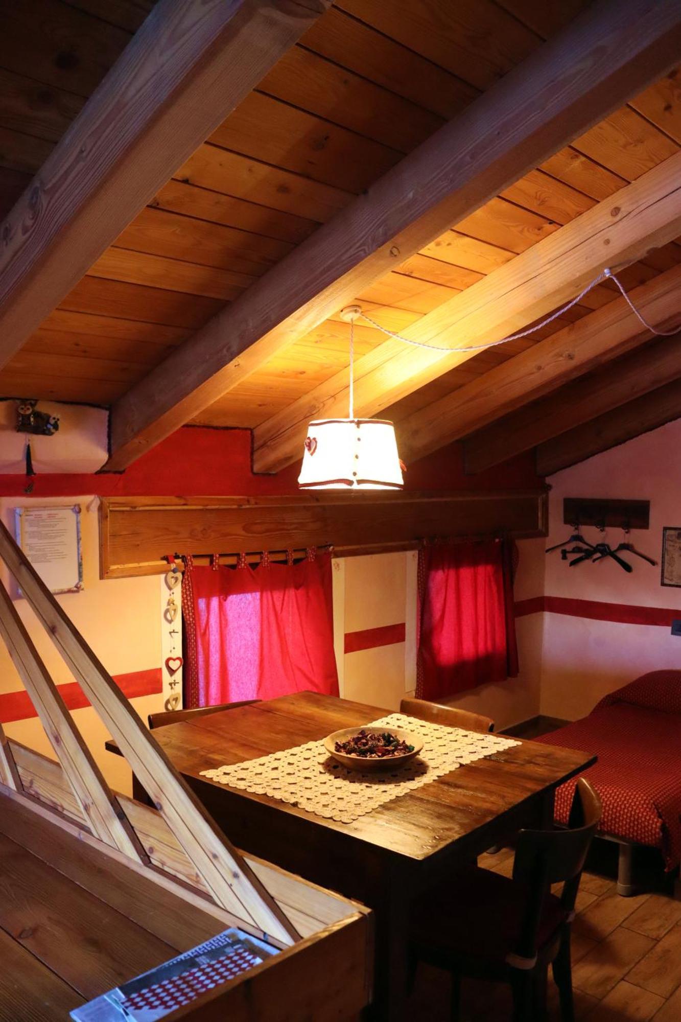 山羊与马住宿加早餐旅馆 Charvensod 外观 照片